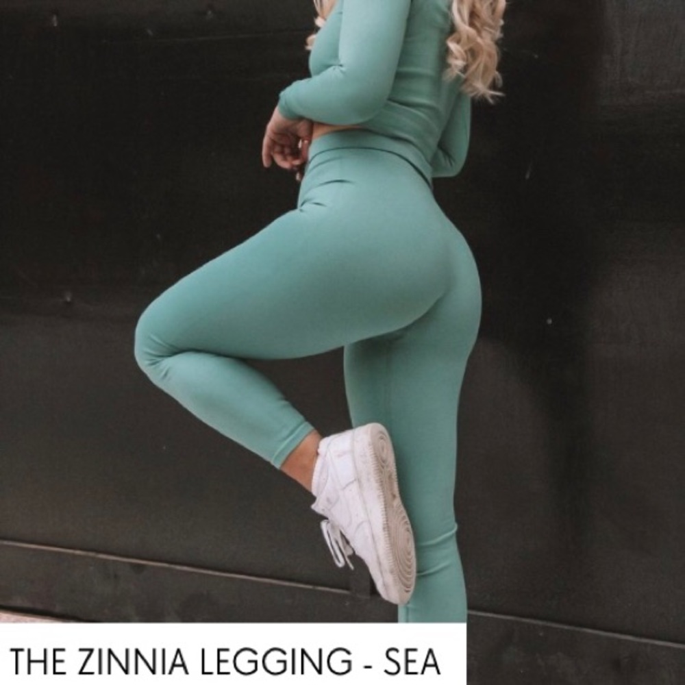 TALA brand Zinnia legging in Sea color